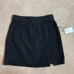 BRAND NEW Black Skirt with slit